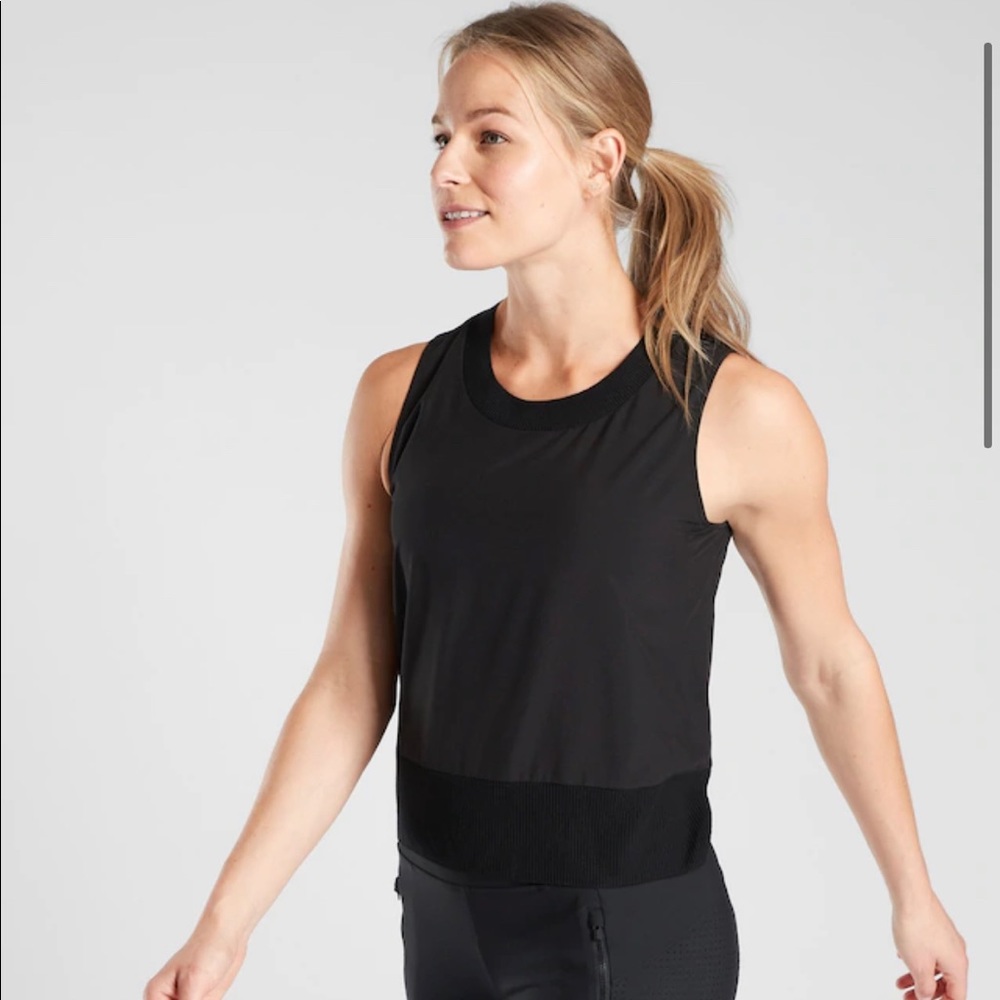 Athleta Zephyr Shell / Active sleeveless tank